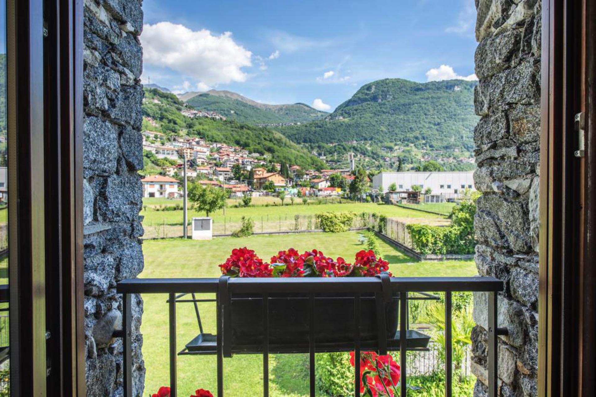Agriturismo Lago di Como e lago di Garda Agriturismo elegante a pochi passi dal lago di Como