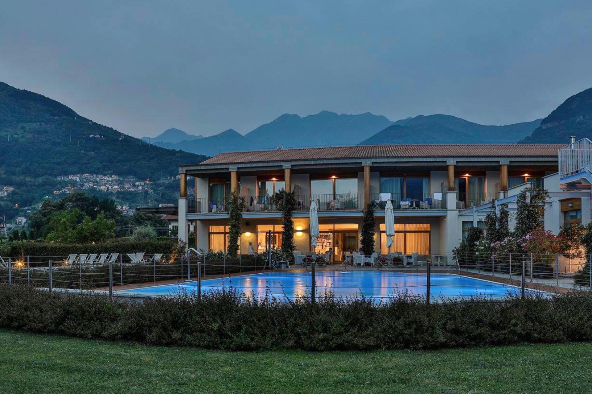 Agriturismo Lago di Como e lago di Garda Piccolo hotel di campagna in bella posizione sul lago di Como