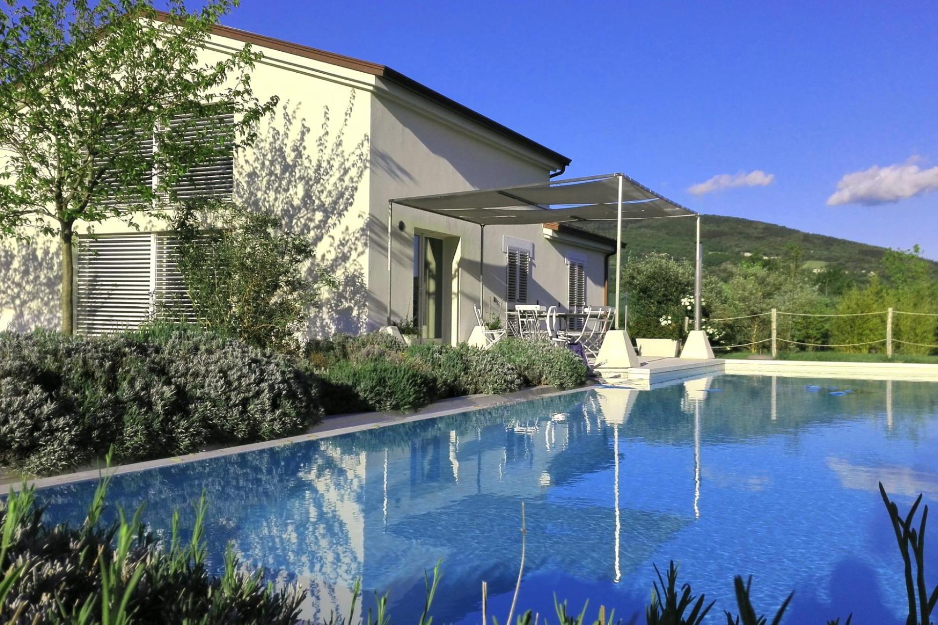 Agriturismo Marche Villa di lusso privata con piscina tra Umbria e Marche