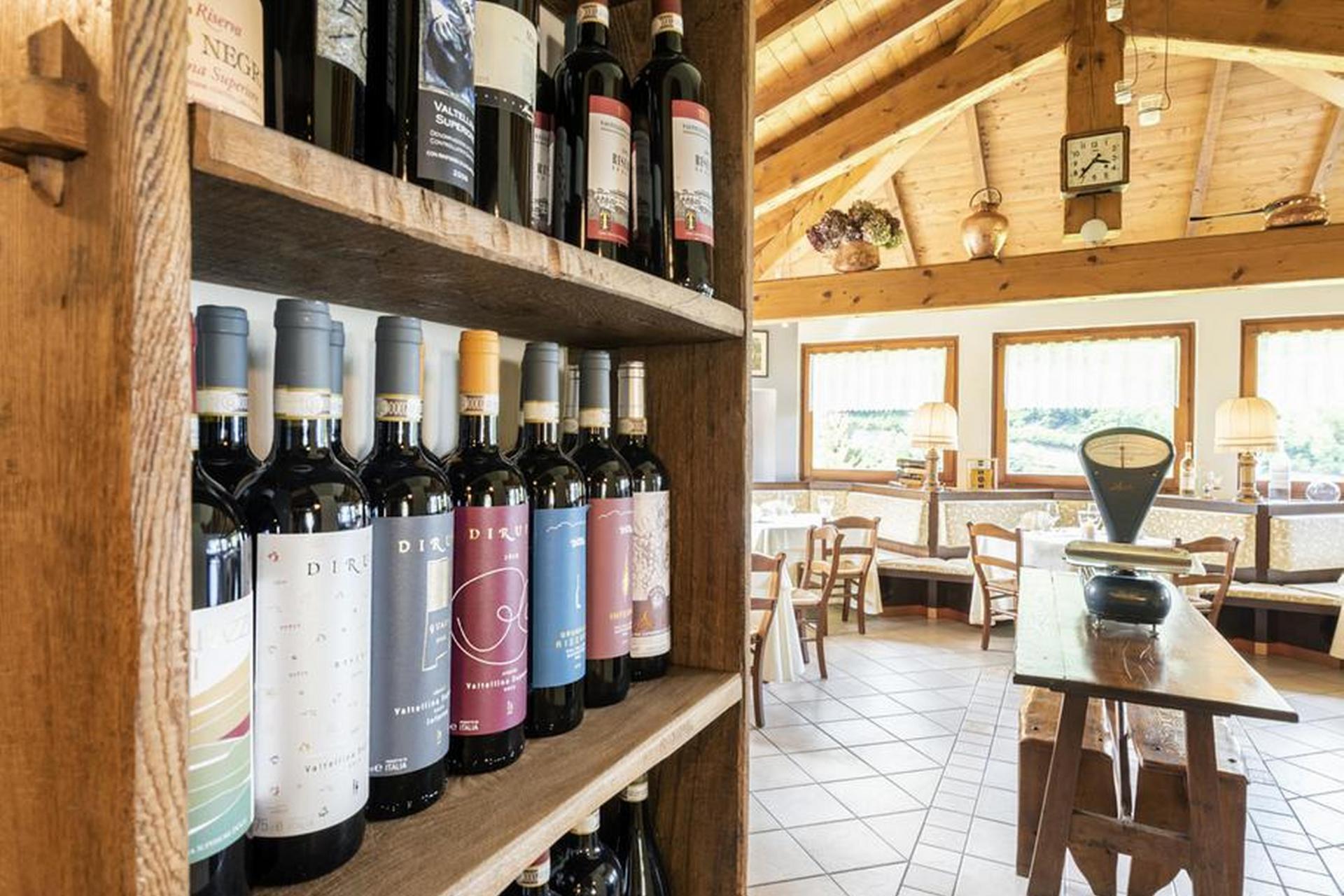 Agriturismo con ristorante e vista sul lago di Como