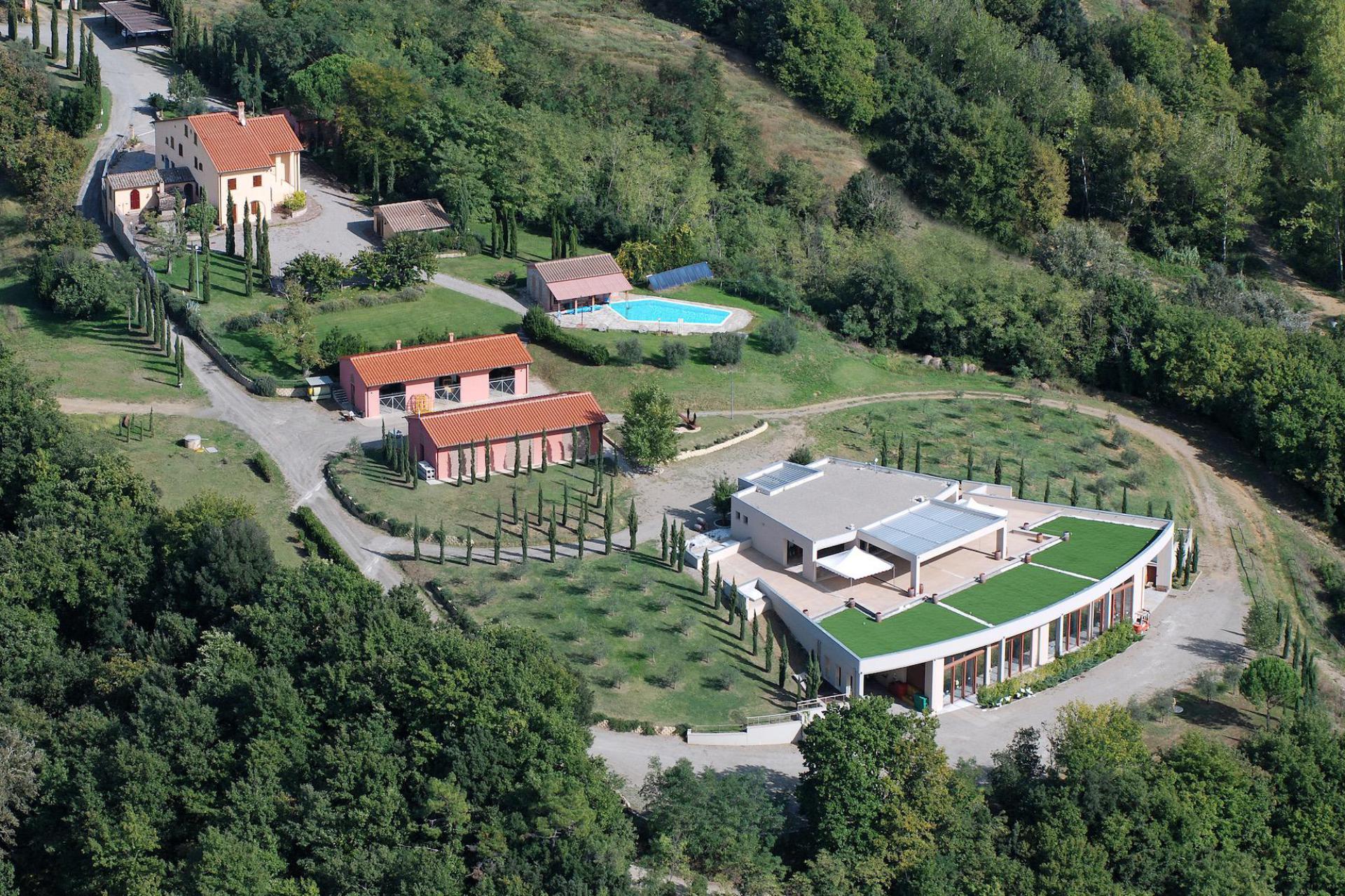 Agriturismo con cantina nel cuore della toscana