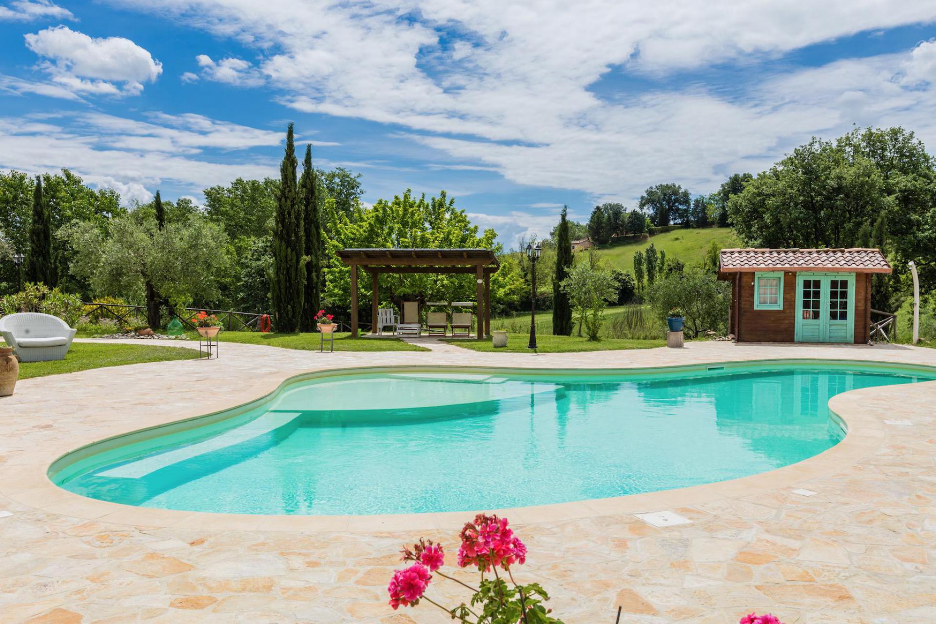 Agriturismo accogliente vicino ad un paese nelle Marche