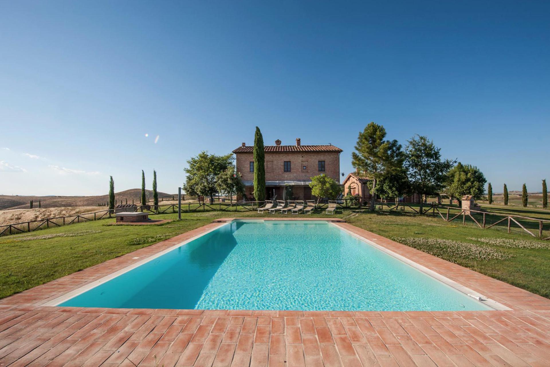 Agriturismo con vista sulle colline toscane e su Siena