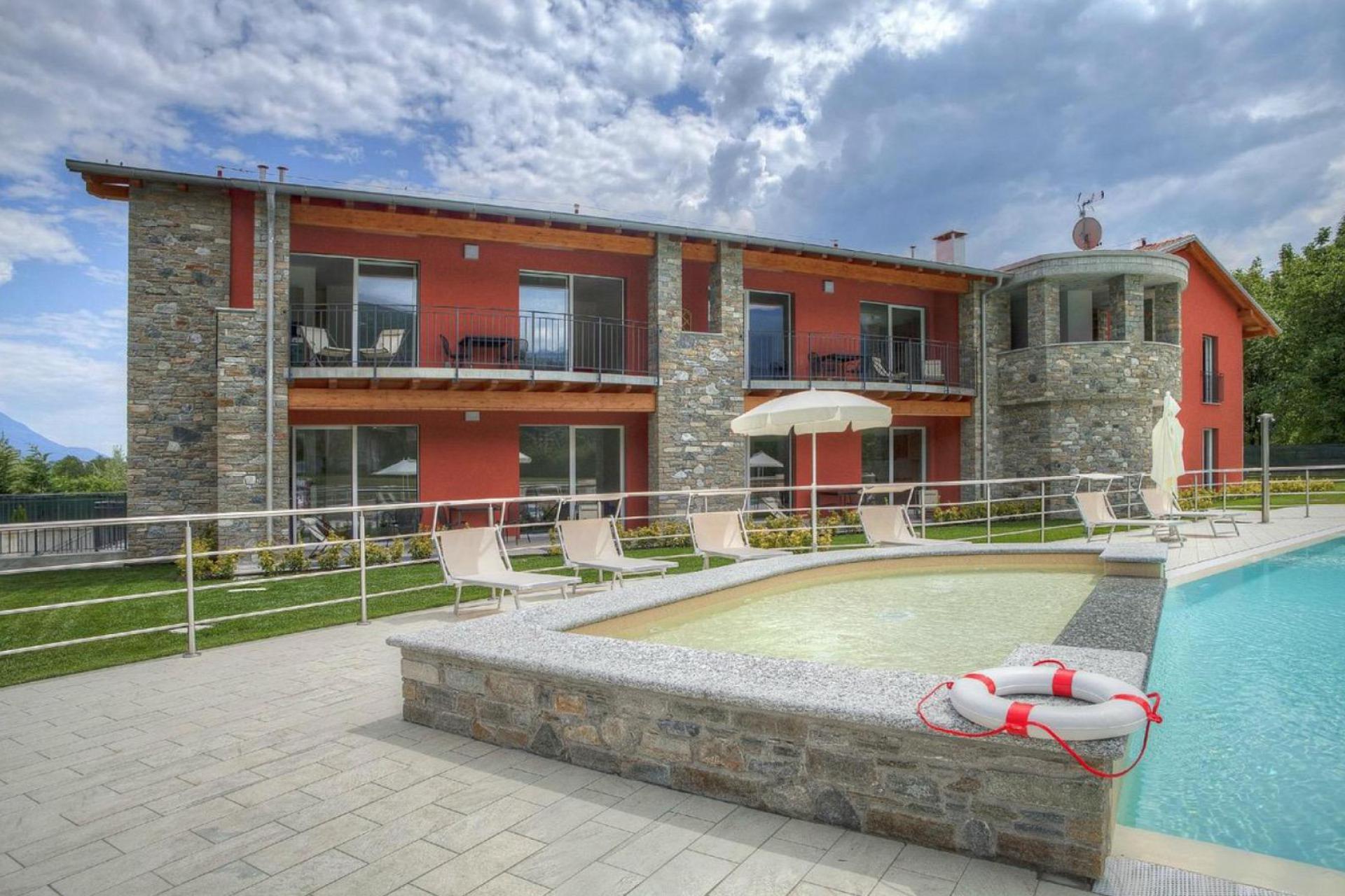 Residence familiare moderno a pochi passi dal Lago di Como