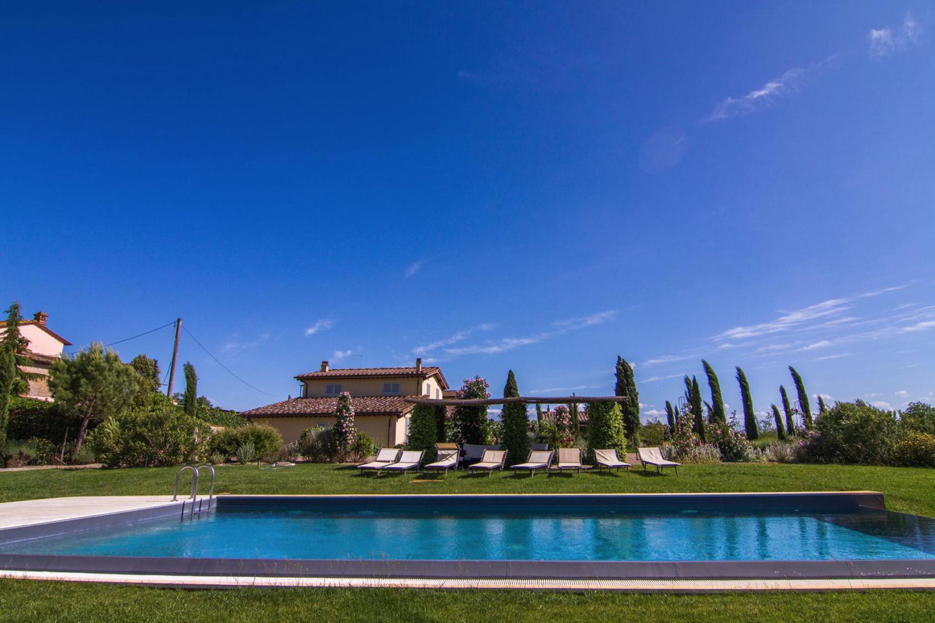 Agriturismo Siena, appartamenti di lusso e piscina