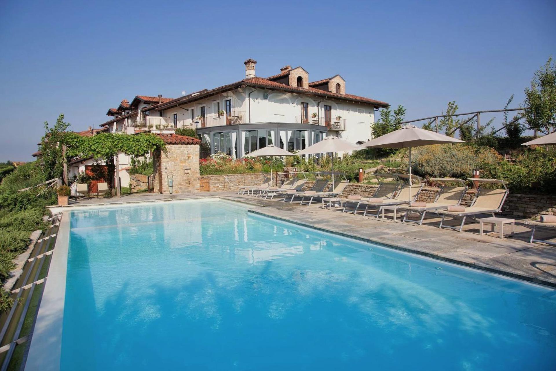 Agriturismo Piemonte con grandi vini e ristorante