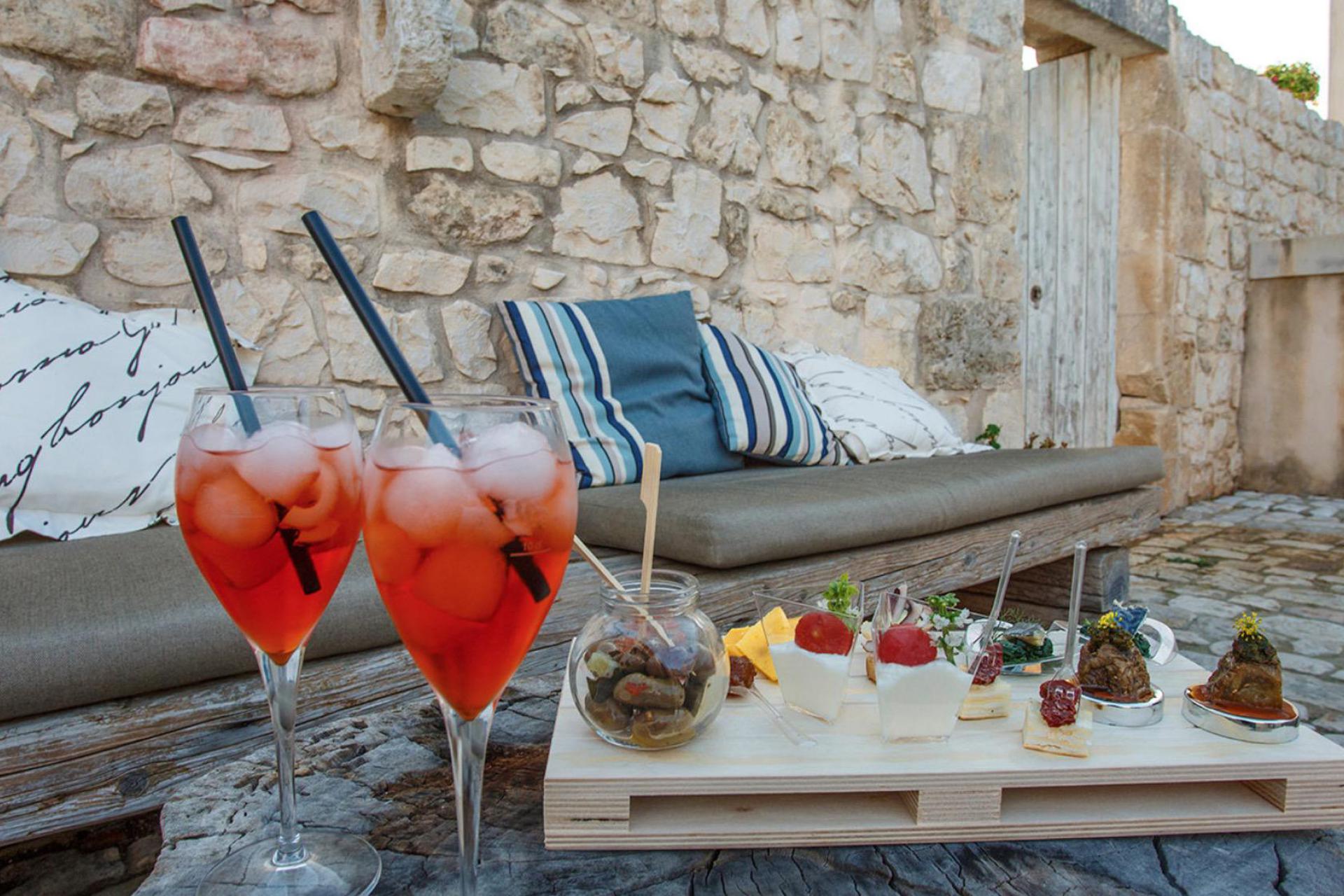 Agriturismo ristrutturato con buon ristorante siciliano