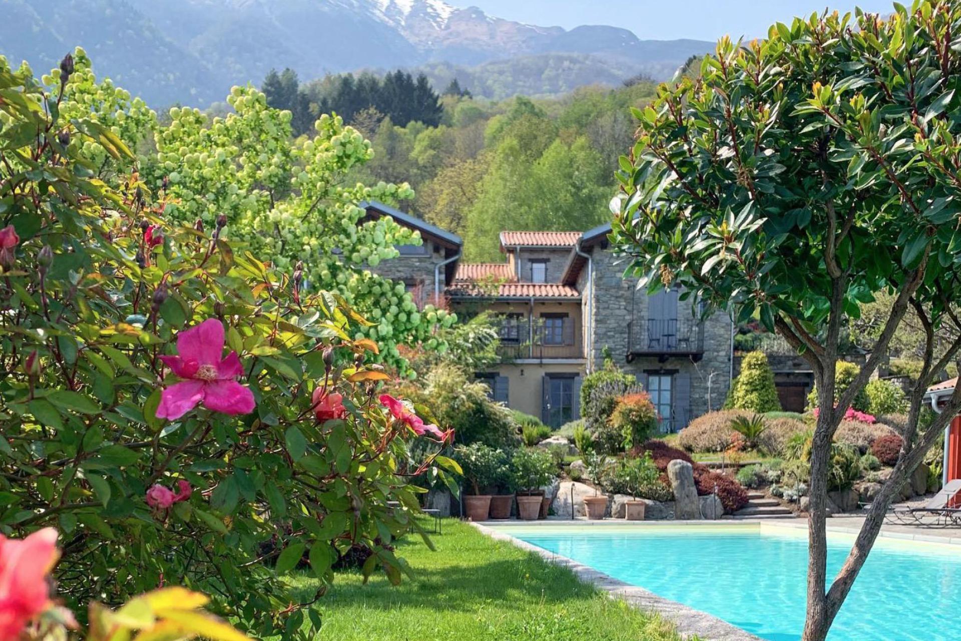 2. Agriturismo di lusso con vista mozzafiato sul Lago di Como