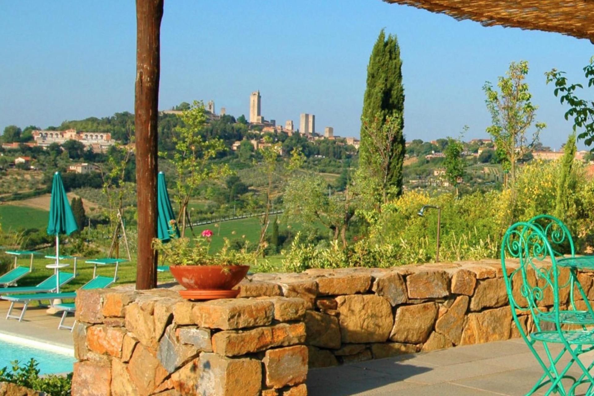  Bellissimo agriturismo con vista unica su San Gimignano