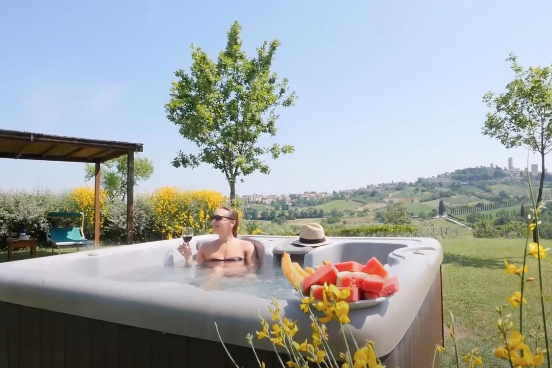 Bellissimo agriturismo con vista unica su San Gimignano