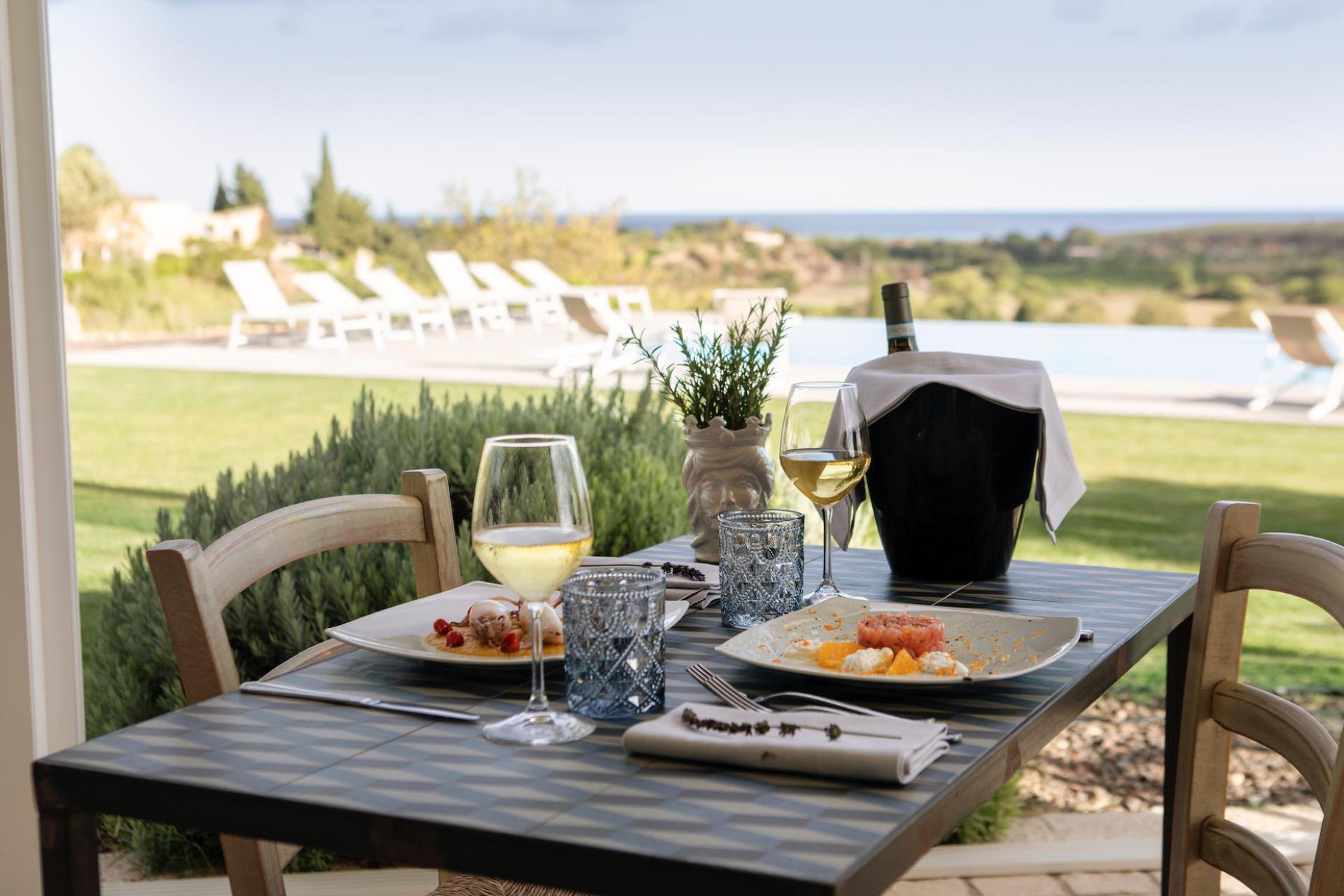 Agriturismo biologico Sicilia con vista sul mare