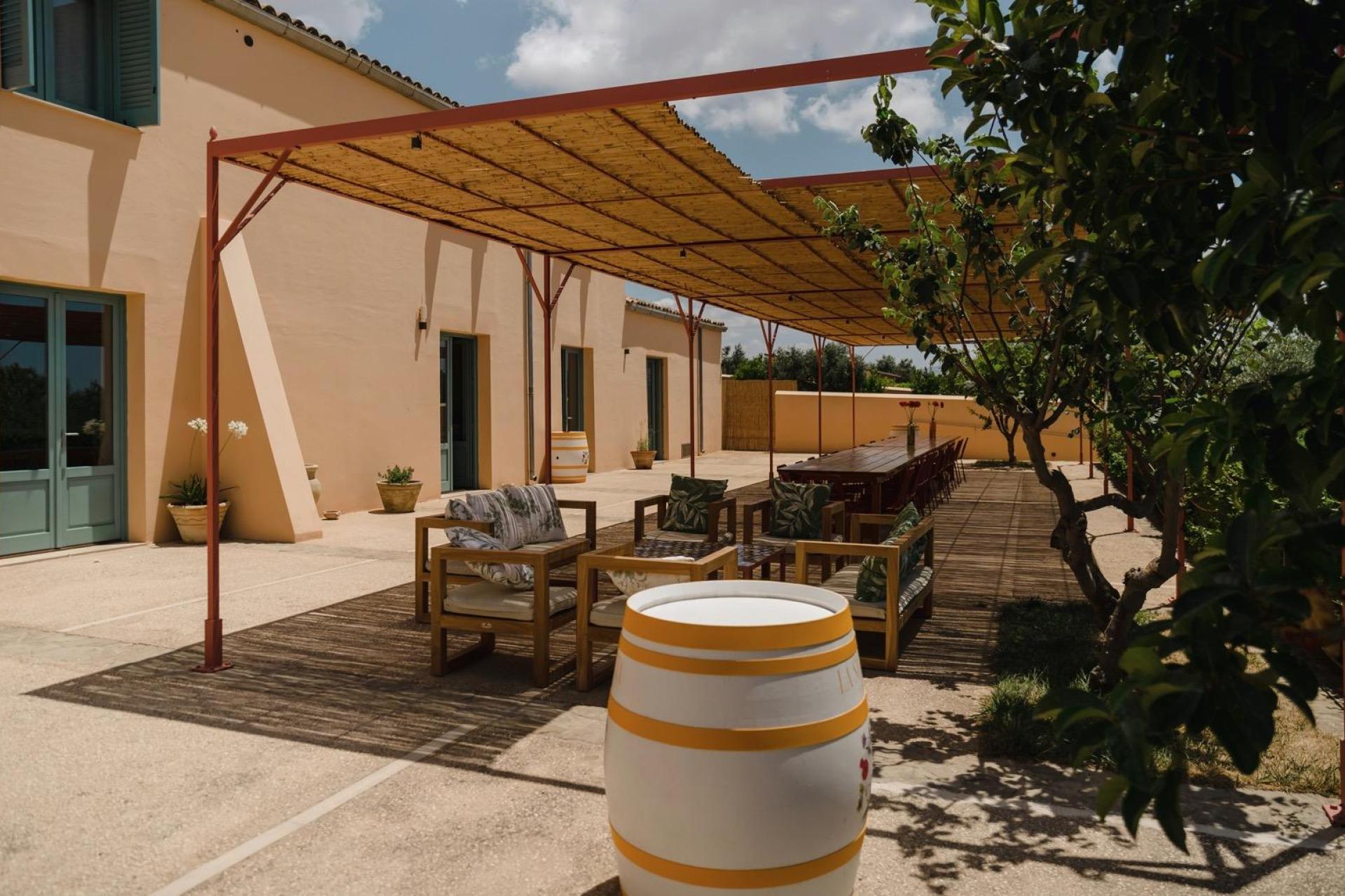 Agriturismo accogliente con ristorante in Sicilia, vicino al mare