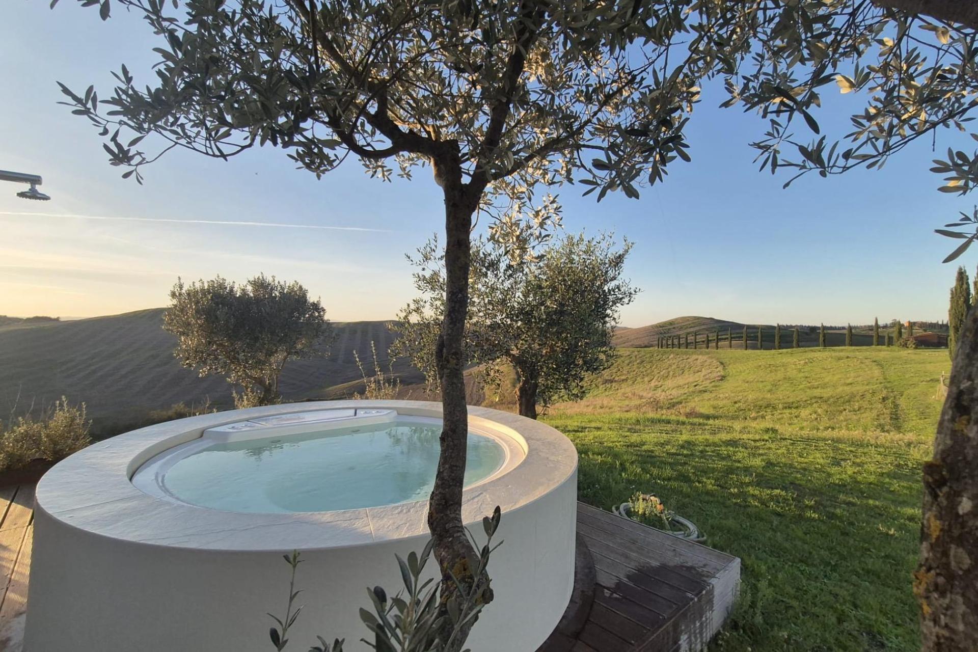 Agriturismo con vista sulle colline toscane e su Siena