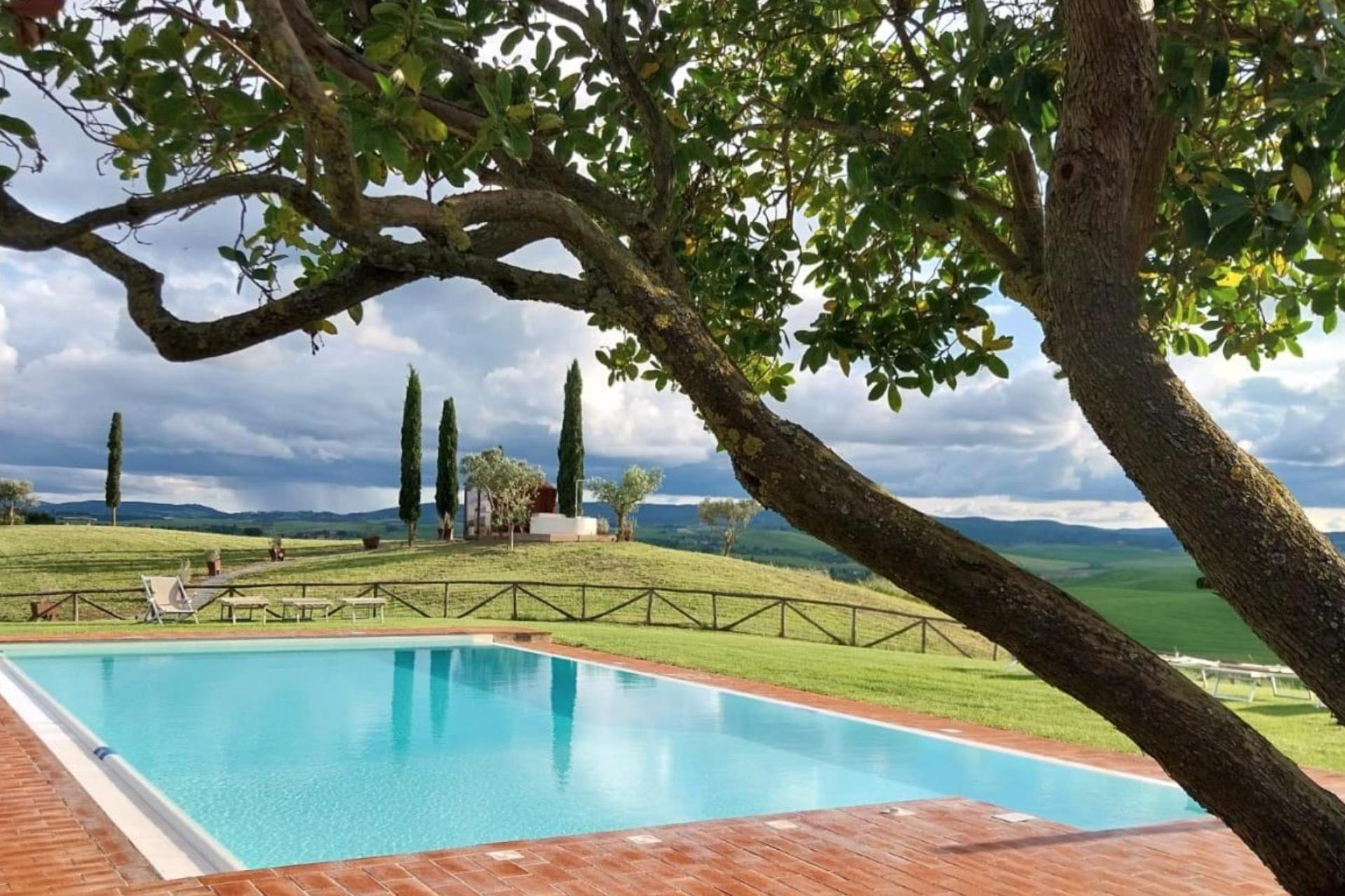 Agriturismo con vista sulle colline toscane e su Siena