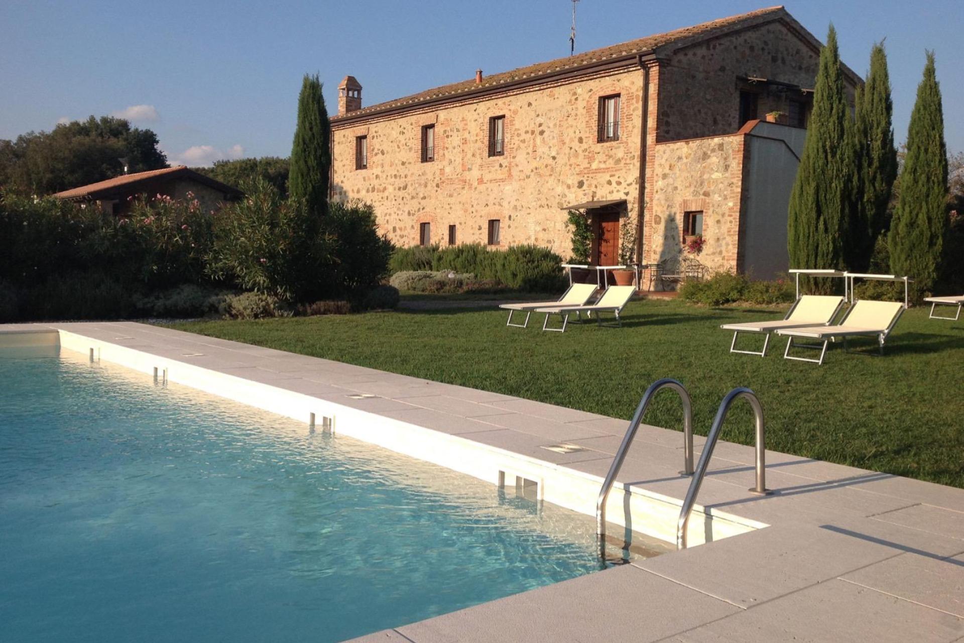 Agriturismo tra i vigneti a sud di Siena