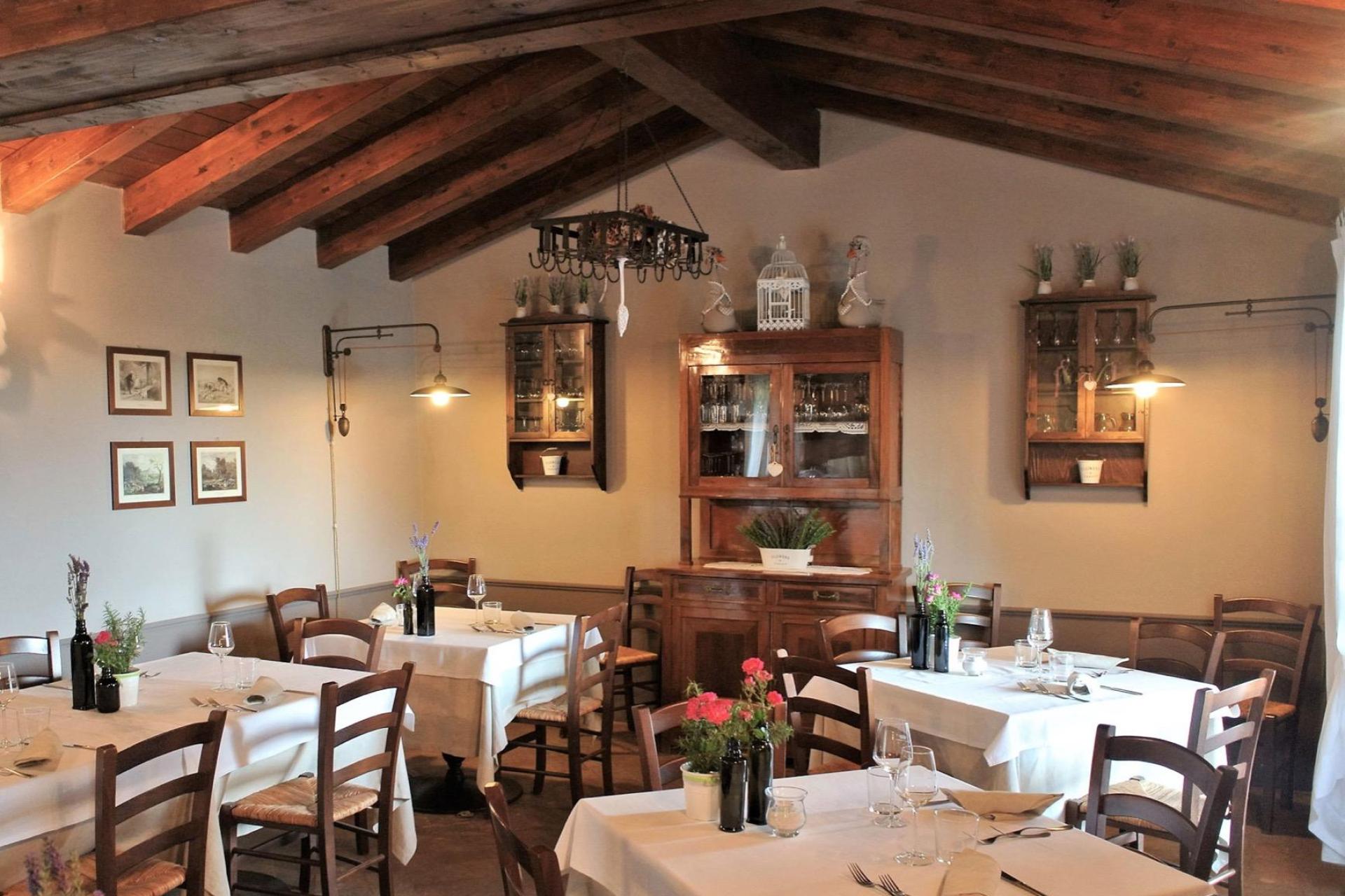 Bellissima fattoria vinicola con ristorante accogliente