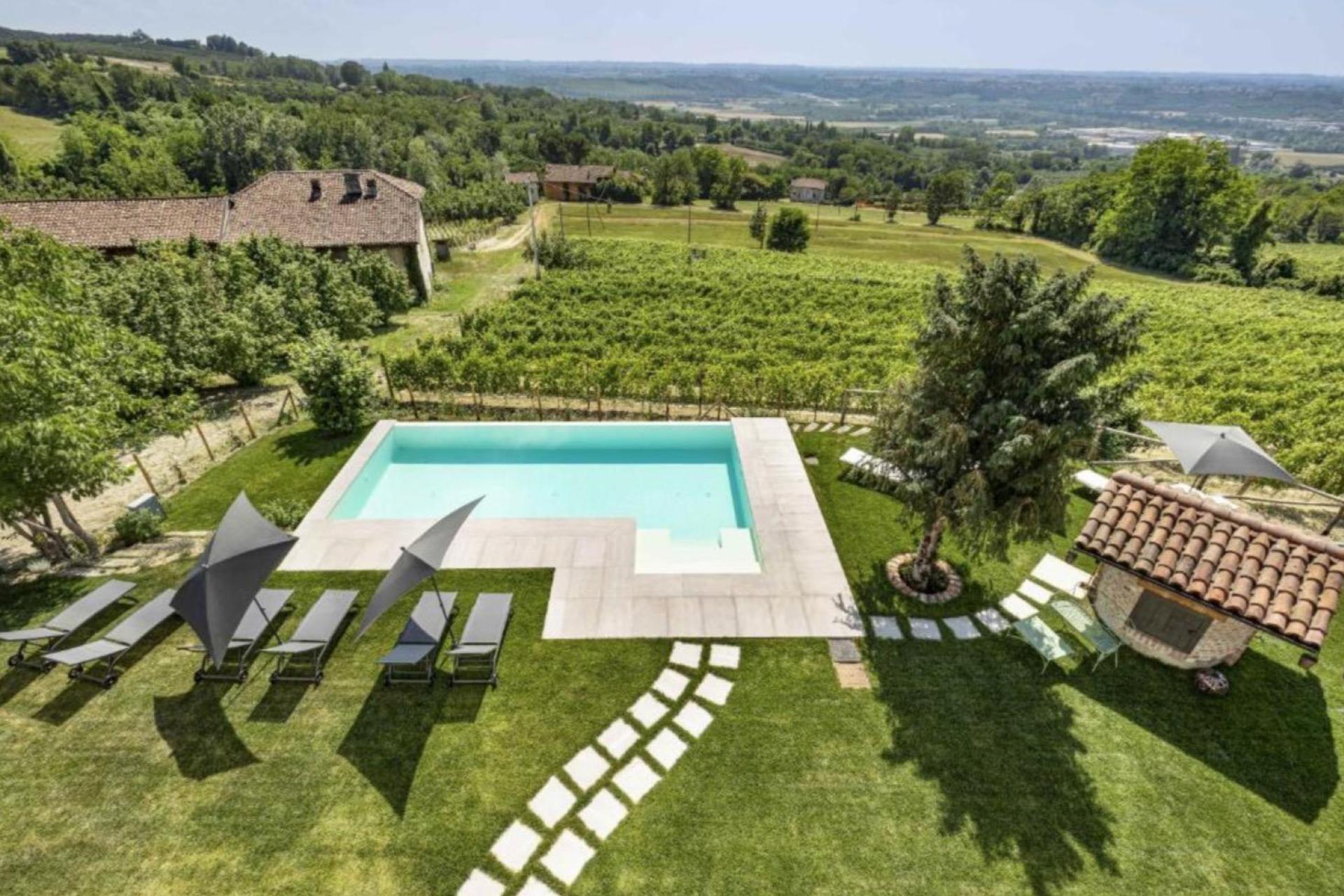 Elegante fattoria vinicola nella zona delle Langhe