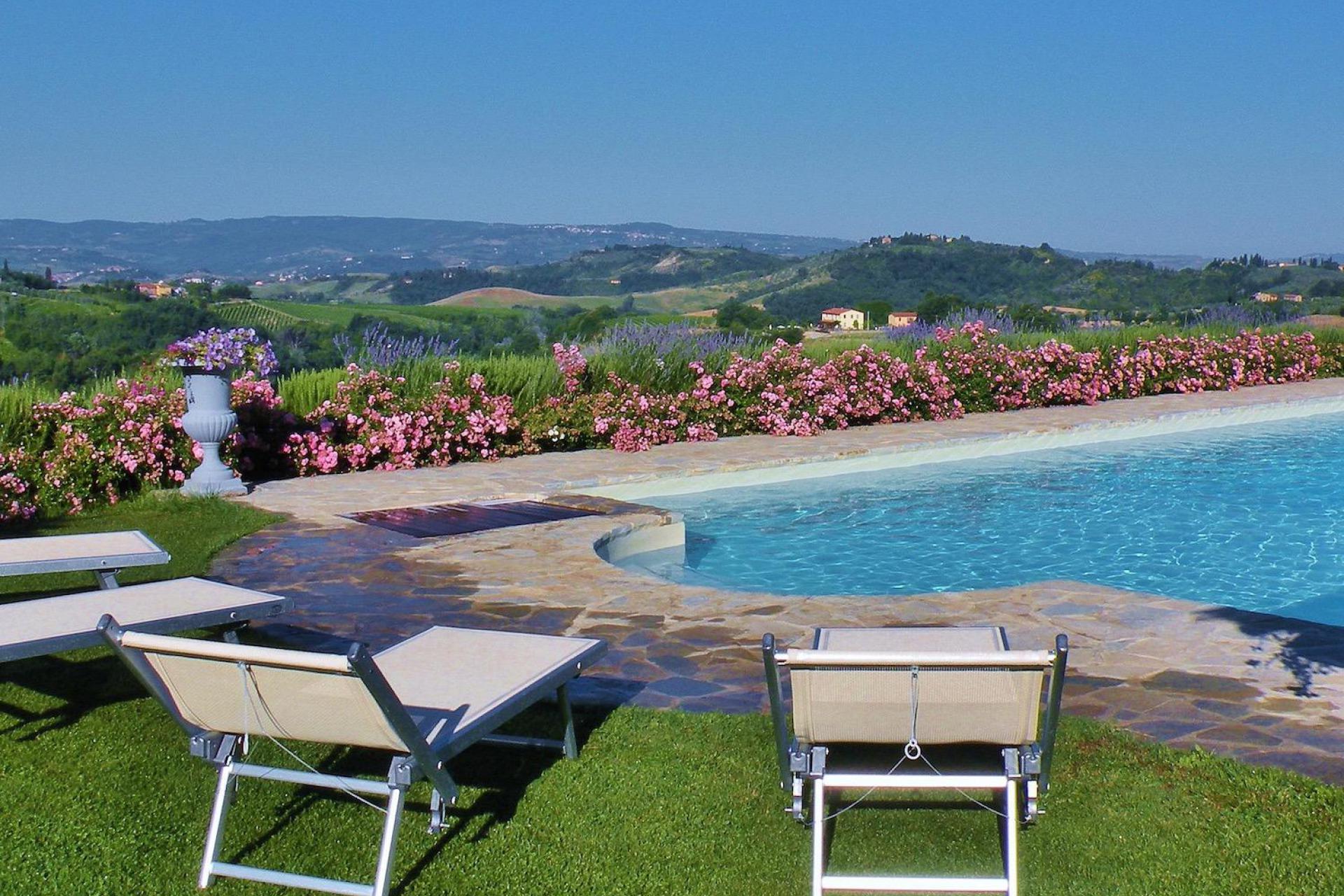 Agriturismo Toscana in uliveto con vista mozzafiato
