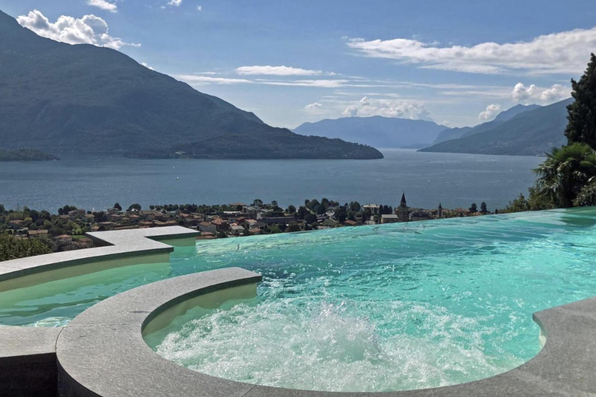 1. Residence con piscina panoramica e vista lago