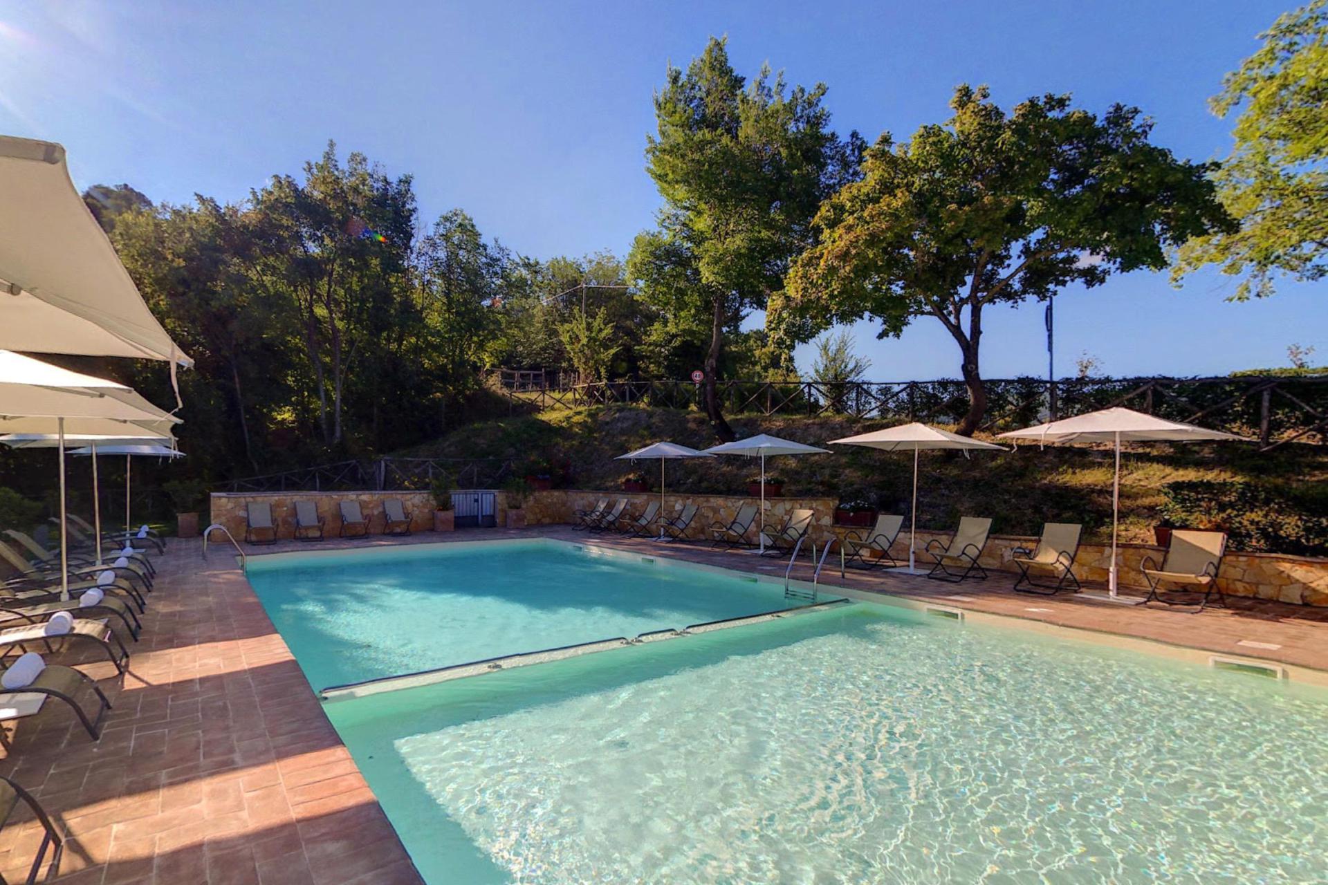 Piccolo parco vacanze su una collina in Umbria