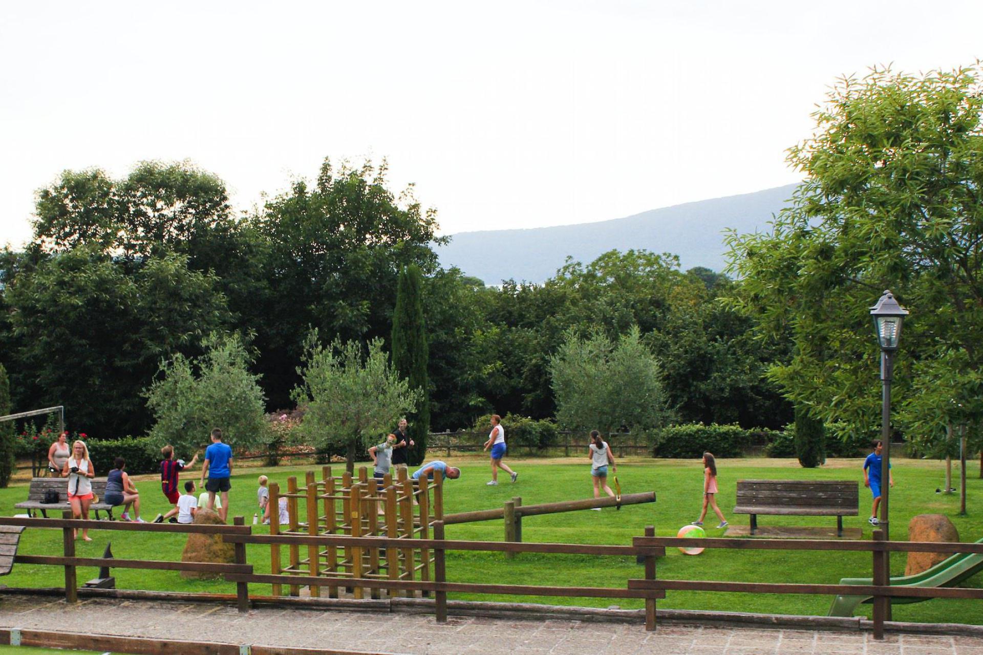 Piccolo agriturismo vicino al lago, a un'ora da Roma