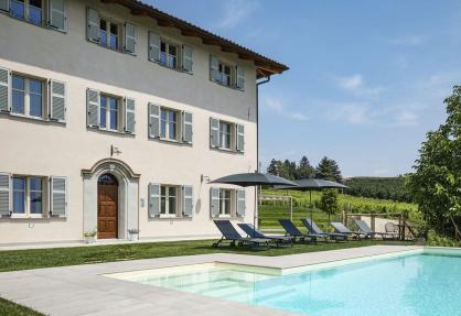 Agriturismo accogliente con piscina in Piemonte