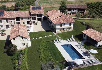 Agriturismo di charme nelle Langhe con piscina e wellness