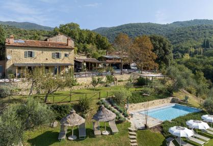Piccolo agriturismo vicino a Cortona con piscina e vista panoramica