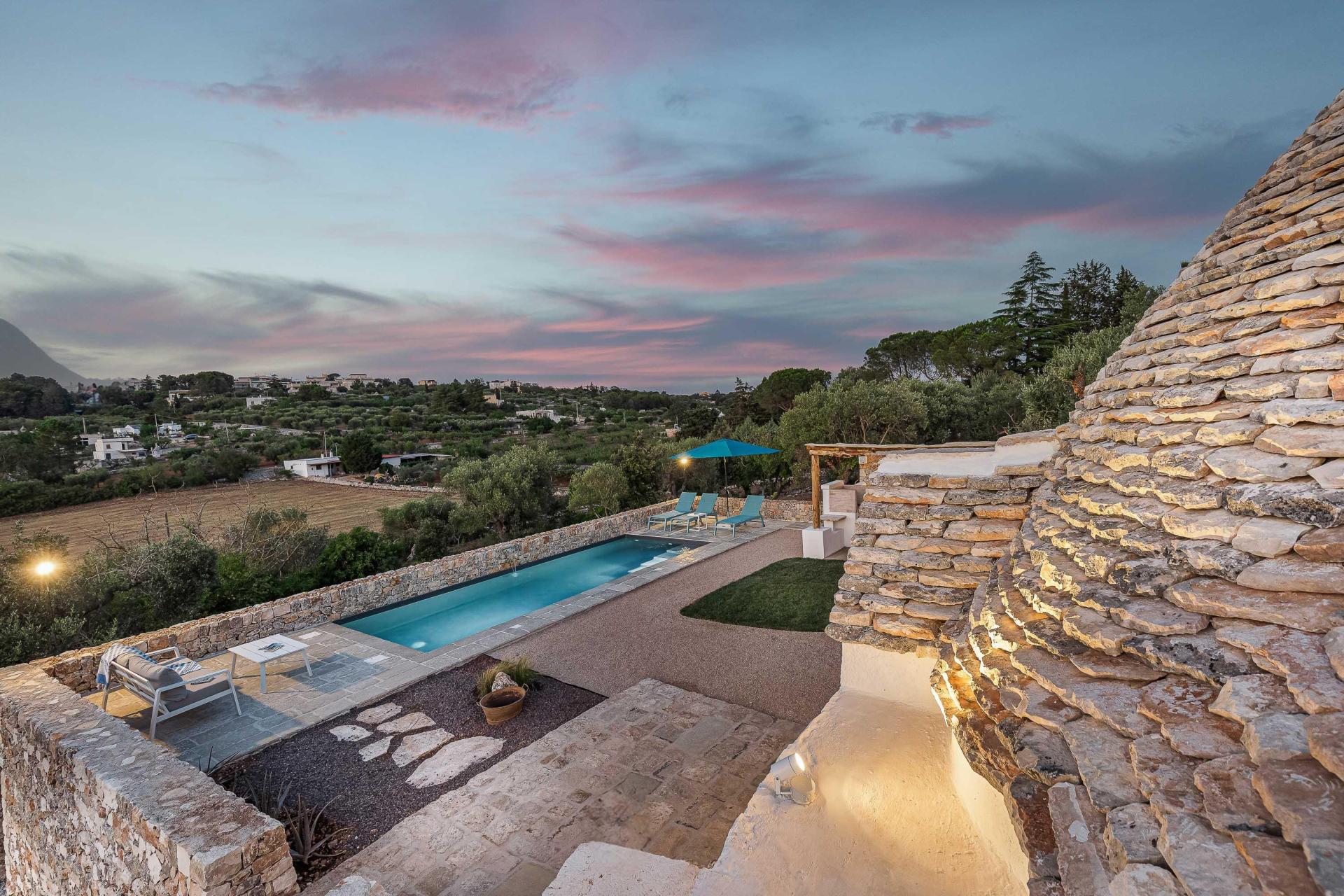 Autentico resort di trulli con piscina in Puglia