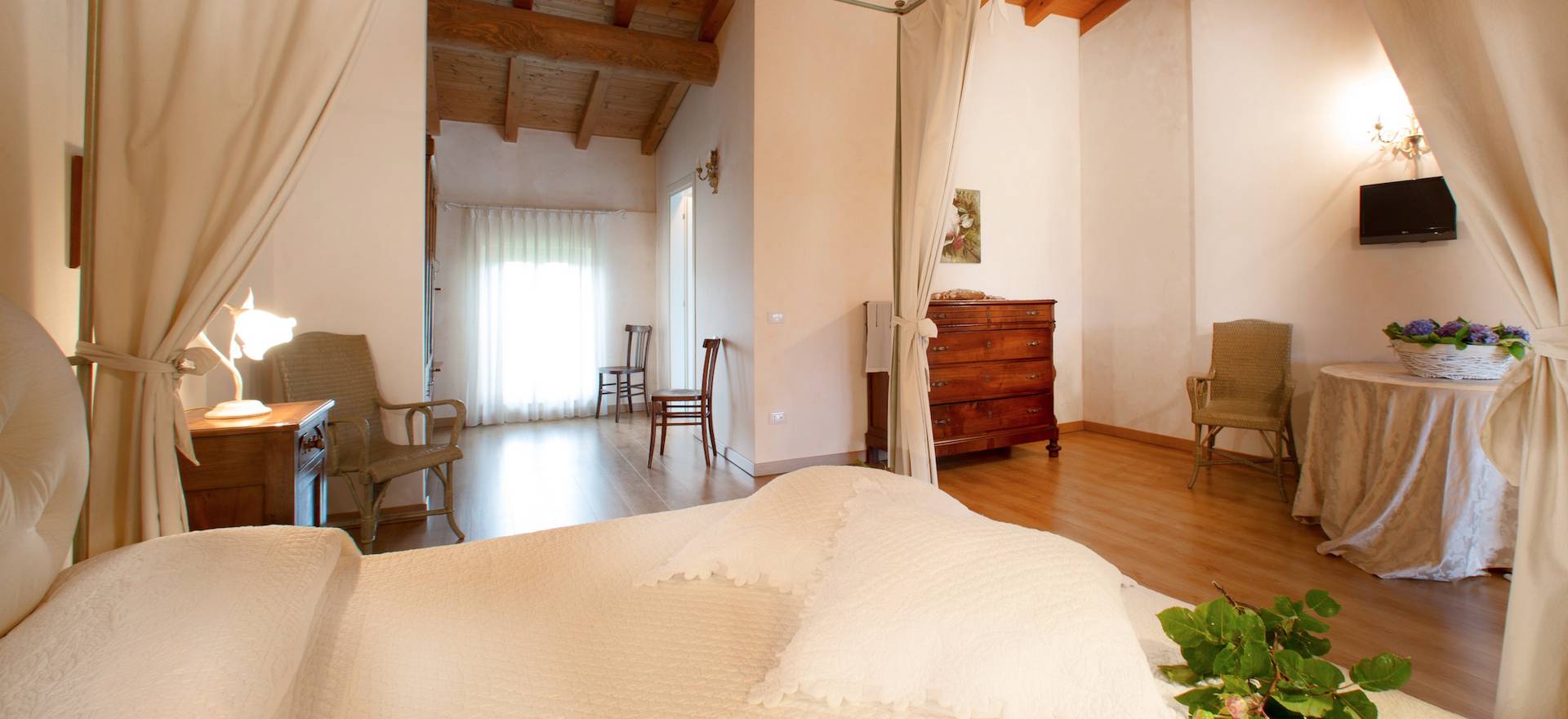 Agriturismo Lago di Como e lago di Garda Agriturismo piccolo e accogliente vicino al lago di Garda