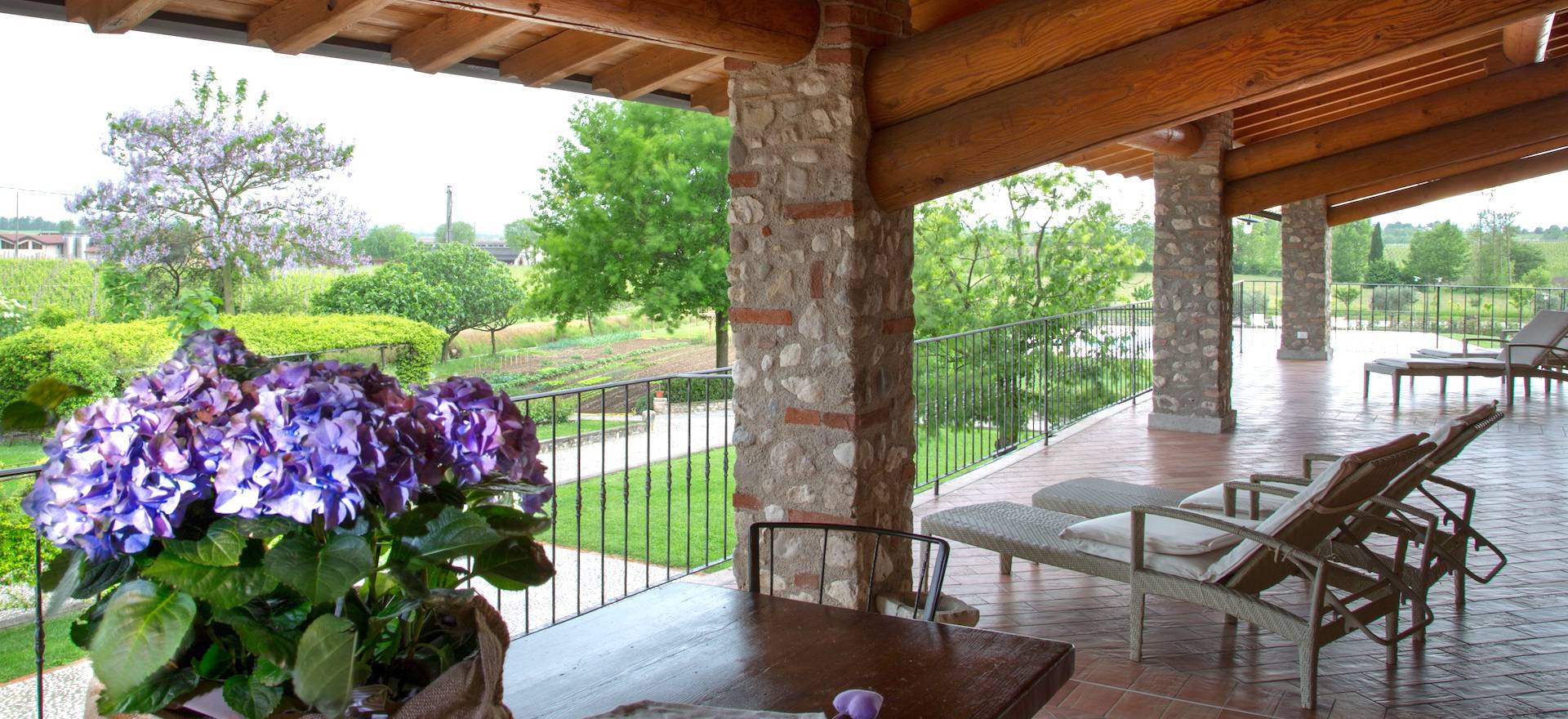 Agriturismo Lago di Como e lago di Garda Agriturismo piccolo e accogliente vicino al lago di Garda