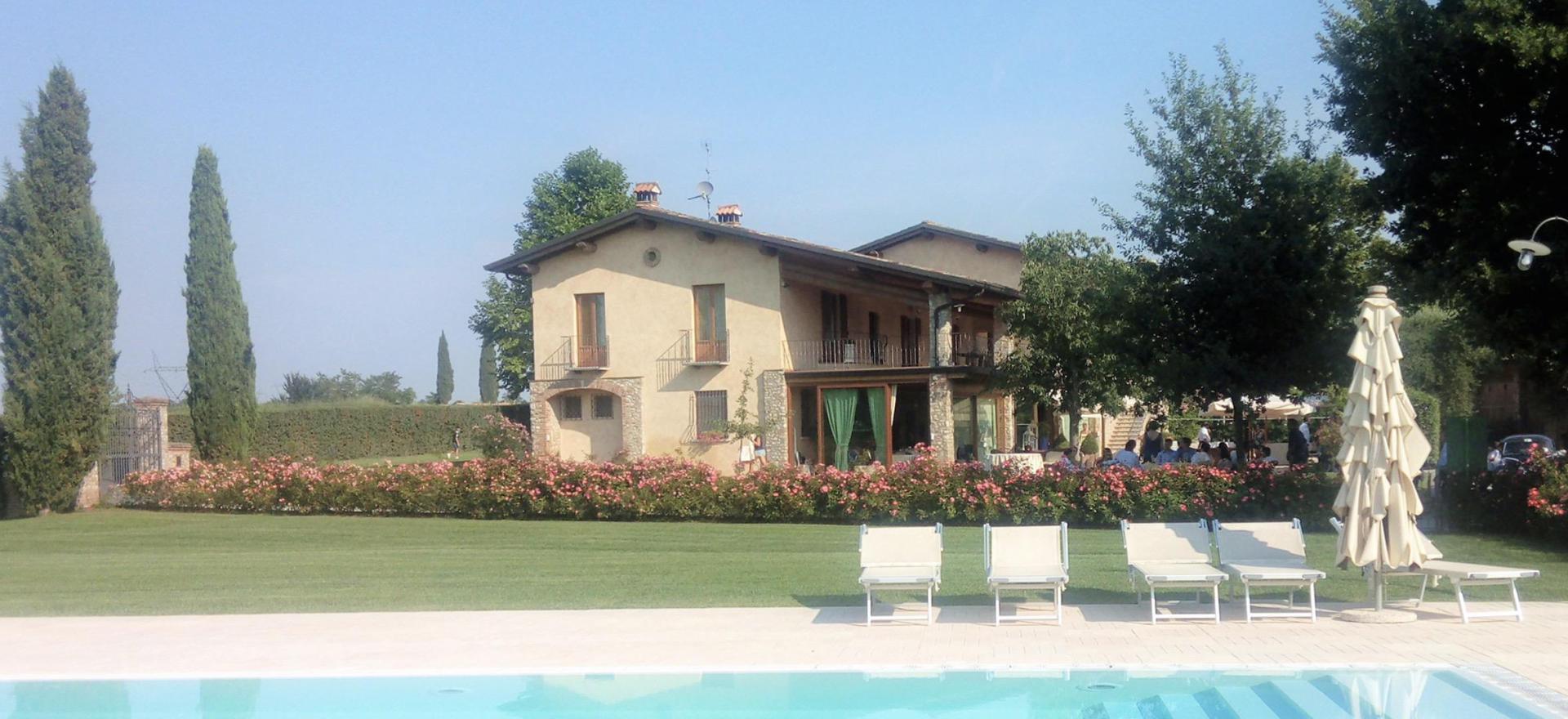 Agriturismo Lago di Como e lago di Garda Agriturismo piccolo e accogliente vicino al lago di Garda