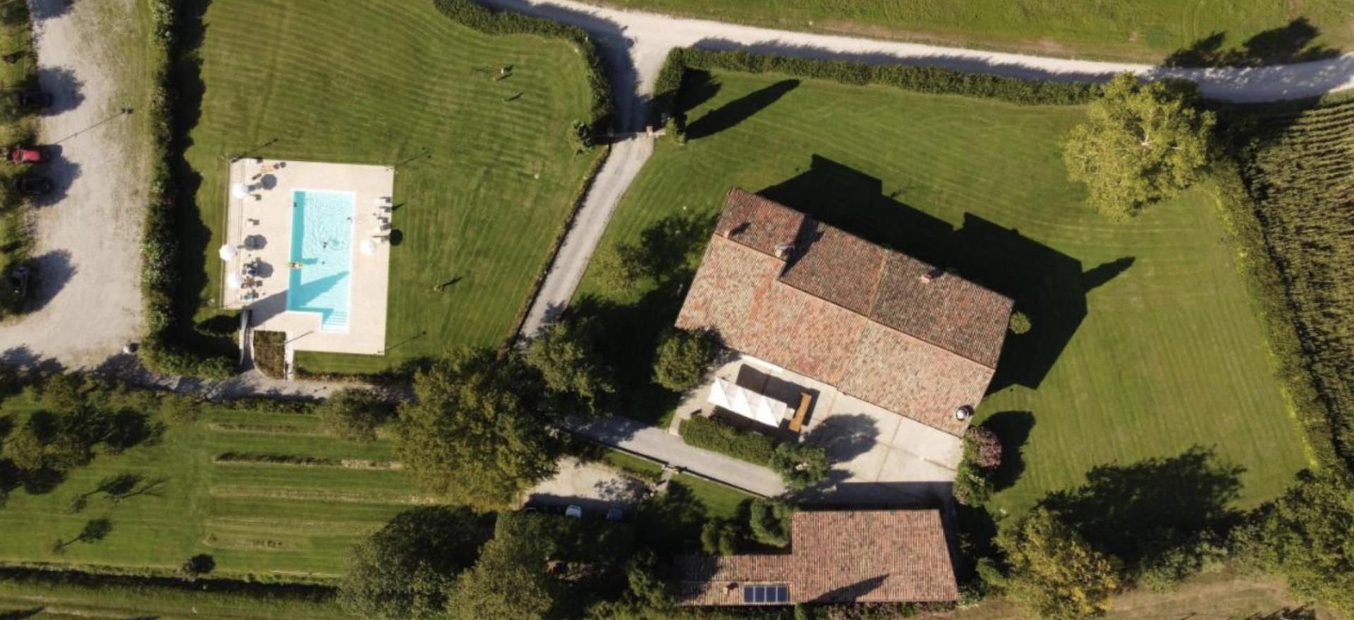 Agriturismo Lago di Como e lago di Garda Agriturismo piccolo e accogliente vicino al lago di Garda