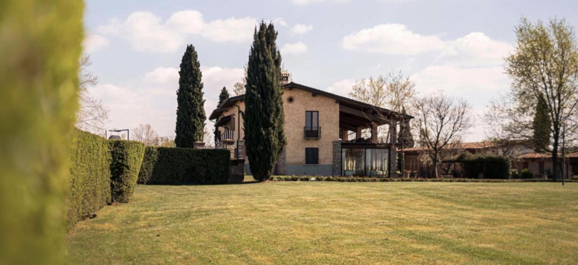 Agriturismo Lago di Como e lago di Garda Agriturismo piccolo e accogliente vicino al lago di Garda