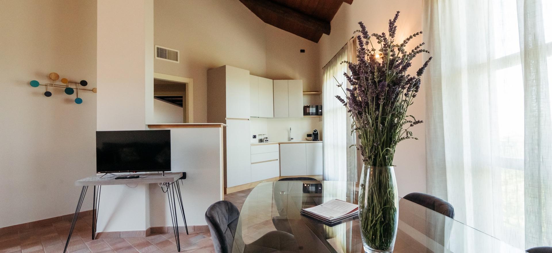 Agriturismo Piemonte Agriturismo Piemonte: appartamenti, piscina e ristorante