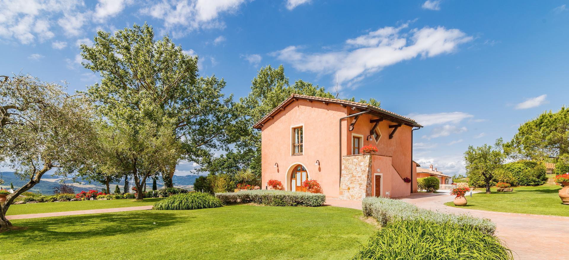 Agriturismo Toscana Grande agriturismo in Toscana con panorami mozzafiato