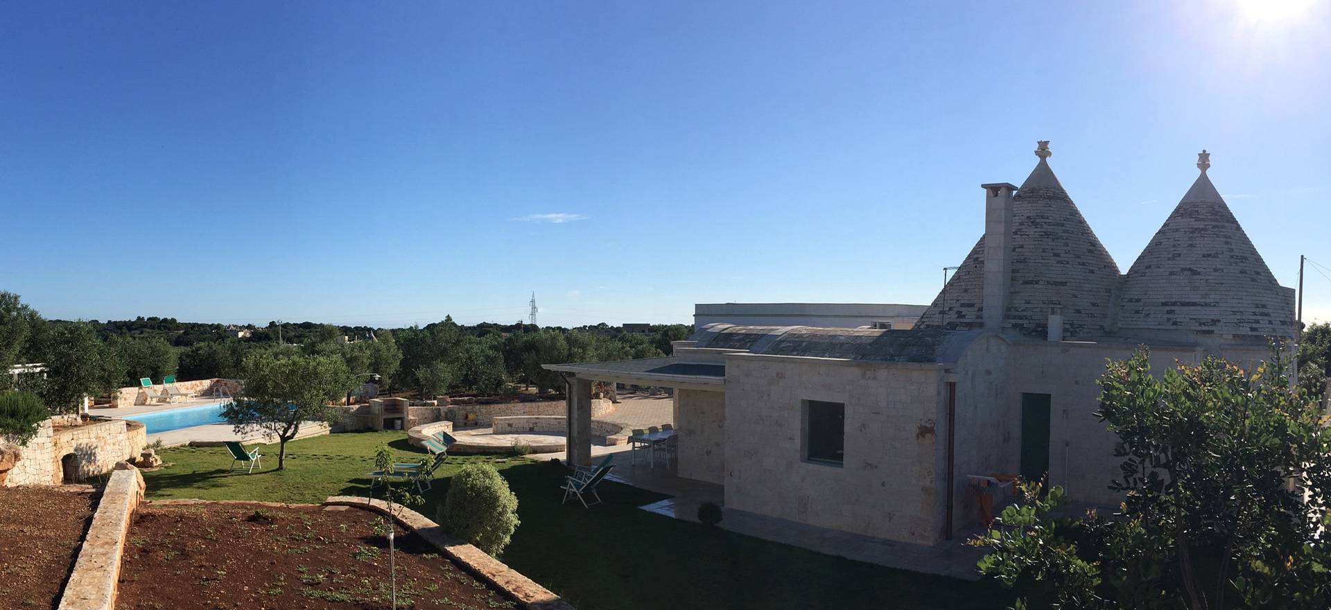 Agriturismo Puglia Trullo con piscina privata nel uliveto