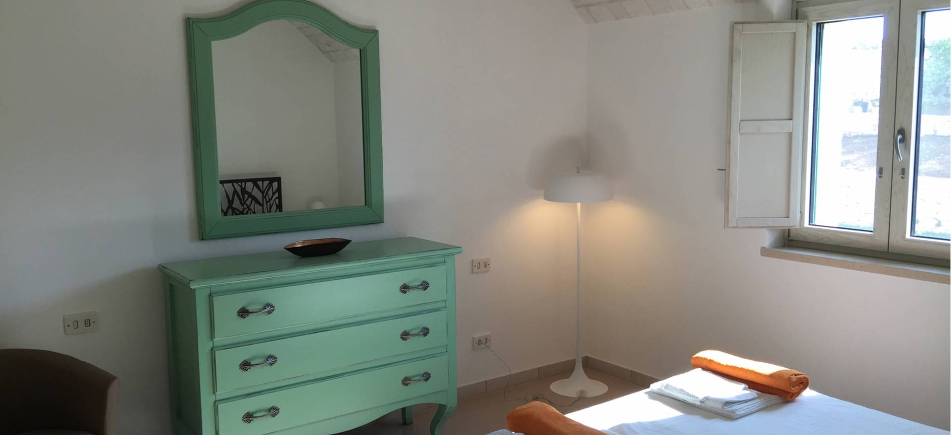 Agriturismo Puglia Trullo con piscina privata nel uliveto