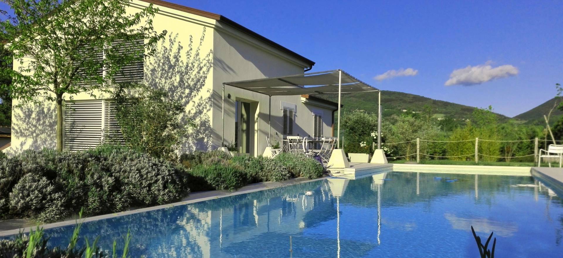 Agriturismo Marche Villa di lusso privata con piscina tra Umbria e Marche